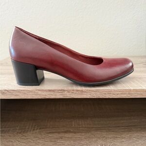 Ecco Burgundy Block Heel Shoes
